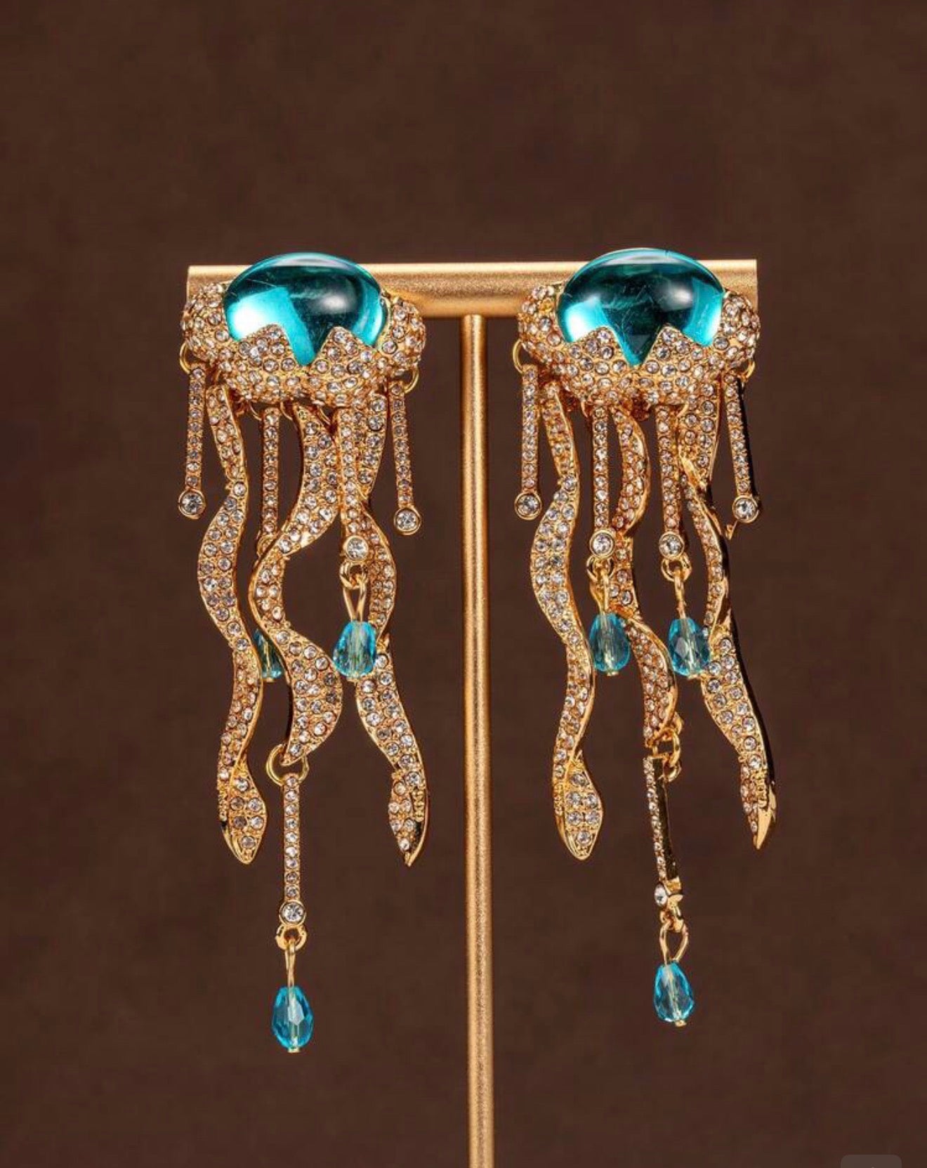 A Pair Of Vintage Blue Oval Inlaid Jellyfish Tassel Ocean Themed Earrings Suitable For Women's Daily Wear, Gifts, Dance Accessories