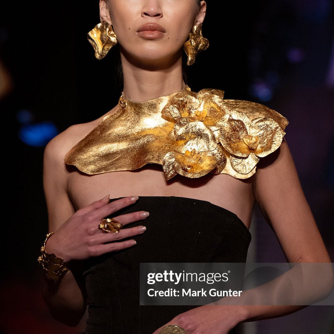 Unique fashion Shoulder covers