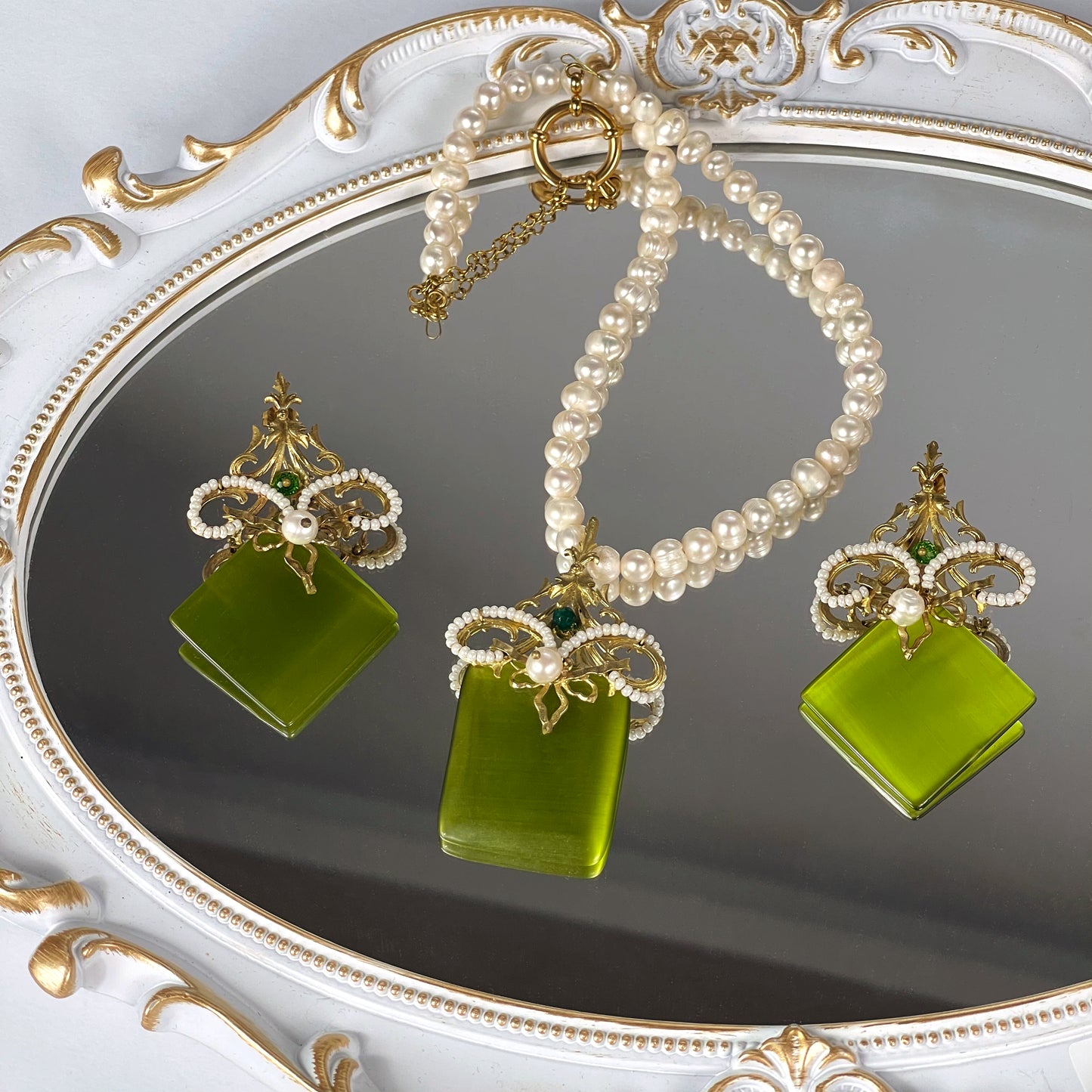 THE EYE OF THE FOREST, Elegant Chandelier Earrings and Necklace Set with Cress Green Stone