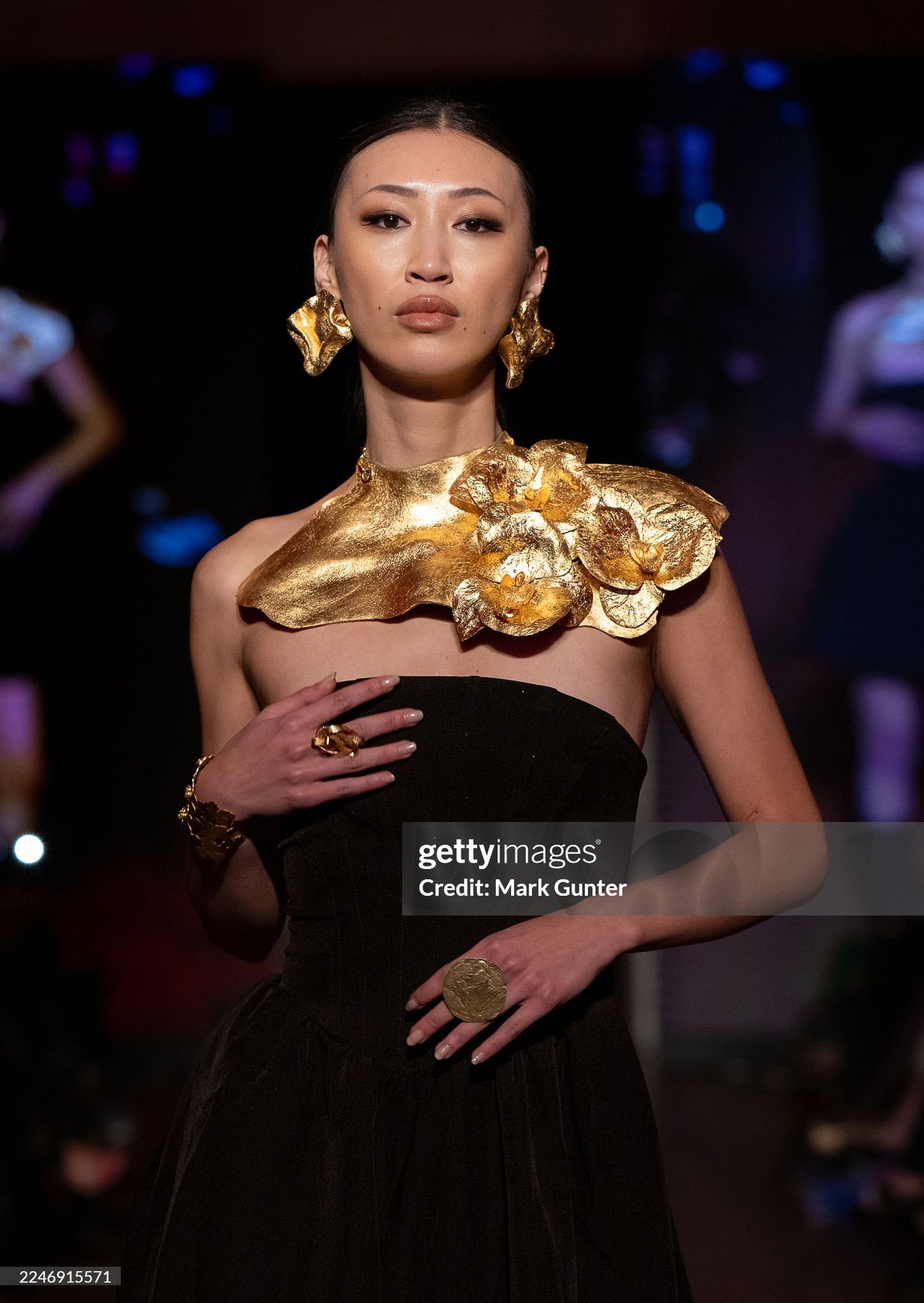 Unique fashion Shoulder covers