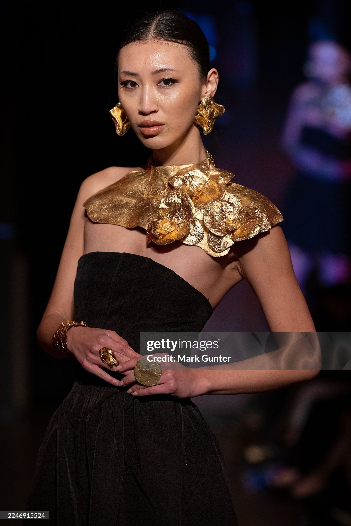 Unique fashion Shoulder covers