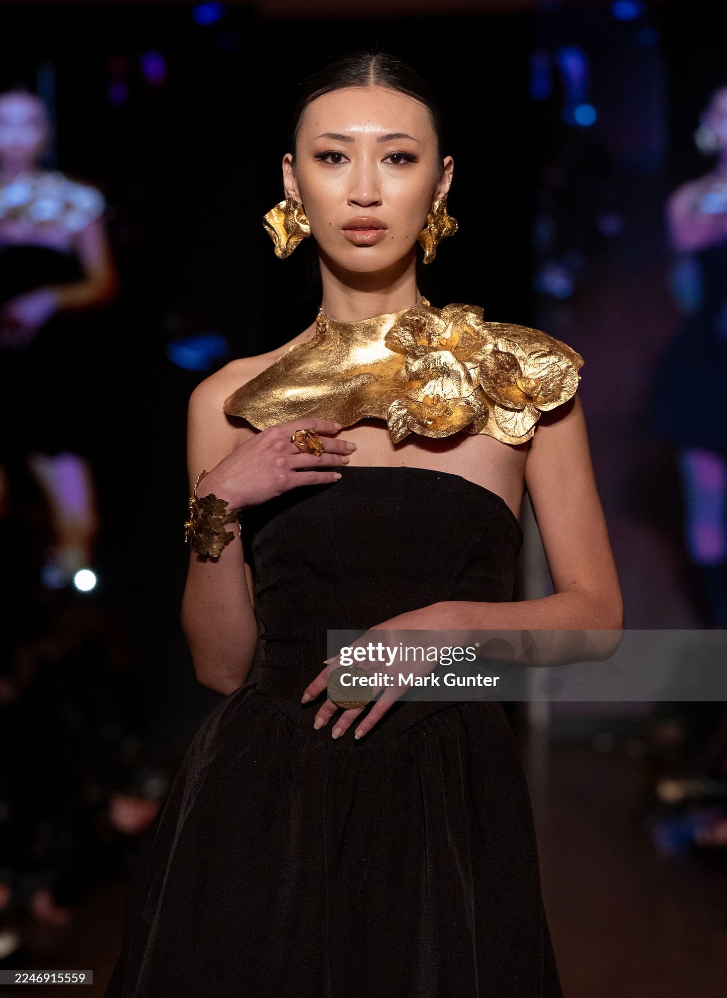 Unique fashion Shoulder covers