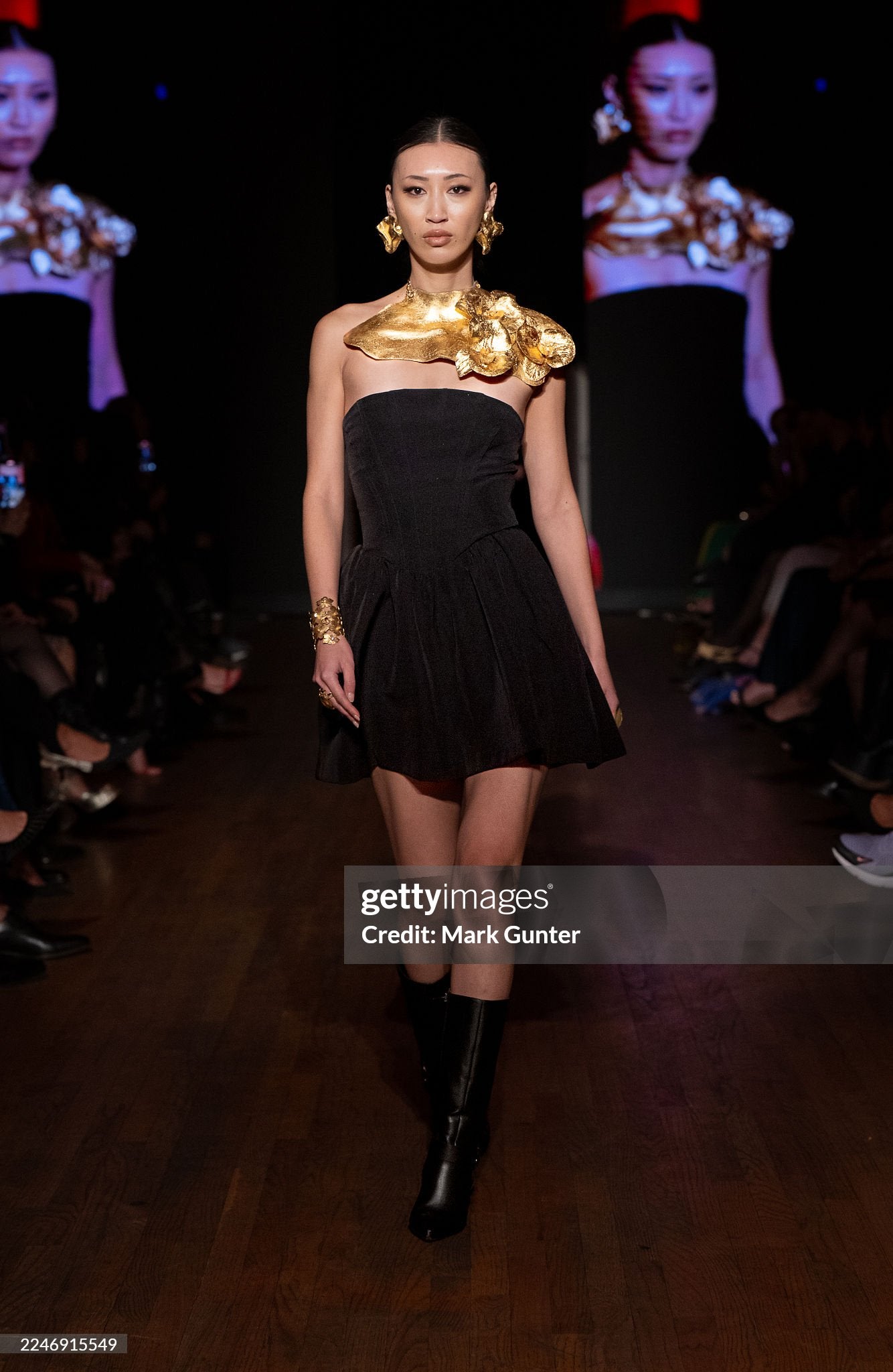 Unique fashion Shoulder covers